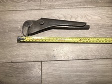 Footprint Pipe Grips –