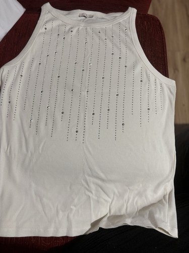 Size ladies white vest - 22,