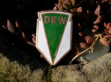 VINTAGE ENAMEL AUTOMOBILE RADIATOR CAR EMBLEM / BADGE # DKW AUTO UNION