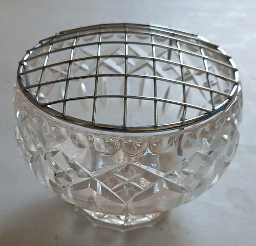 Unmarked clear faceted glass - unmarked,