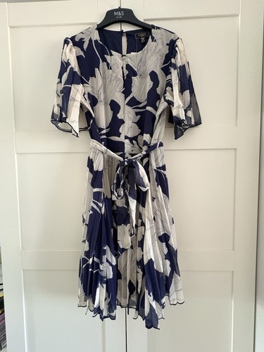 Lipsy floral navy - lipsy, pleated
