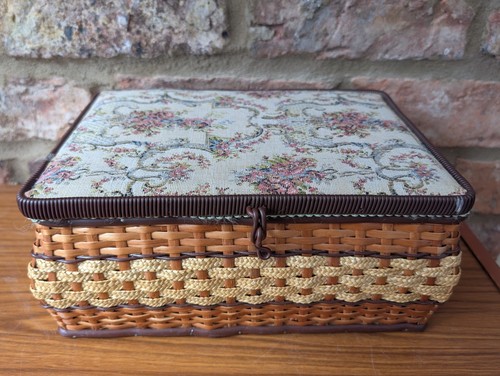 Vintage sewing box retro - vintage,