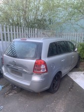 Vauxhall Zafira B 2012 breaking spares alloy wheels Nut