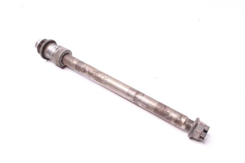 Rear axle thru - rear, honda