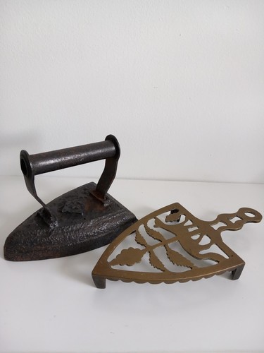 Antique sad iron brass - sad,