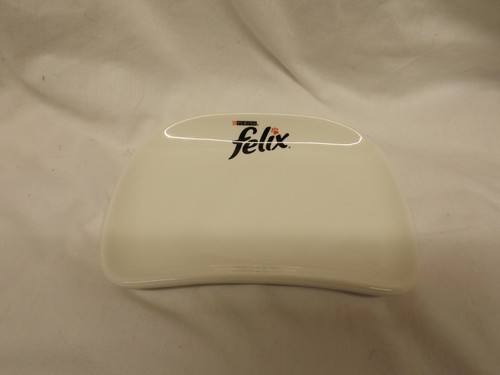 Purina felix cat - cat, flat