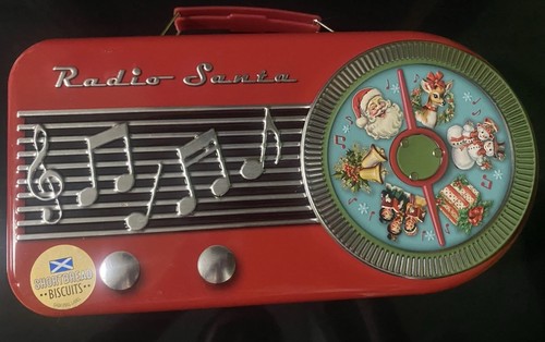 Radio santa musical - santa, biscuit