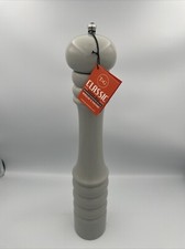 Woodware salt and pepper - salt,