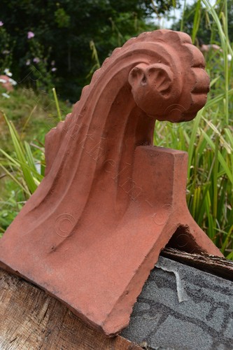 Decorative roof finial - , 90°