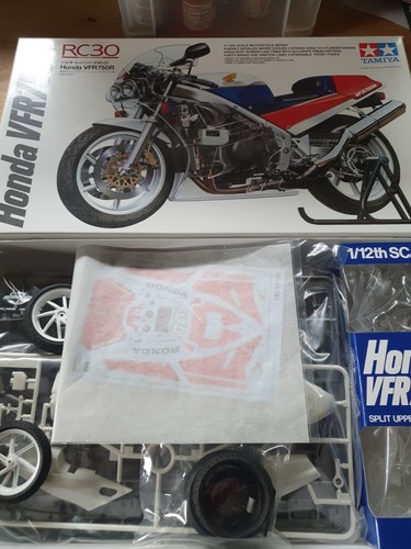 Tamiya honda rc30 - honda, vfr750r