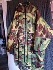 Mens Dryrobe Long Sleeve Size M. ROOMY!! Excellent dry robe Condition