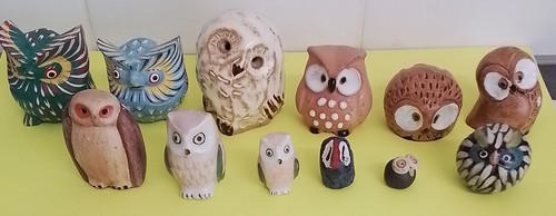 Lot small pottery 2in - of,