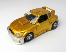 Transformers Bumblebee / Goldbug UN-07 Generations United Deluxe