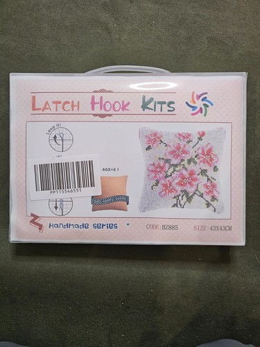 Latch hook cushion kits - hook,