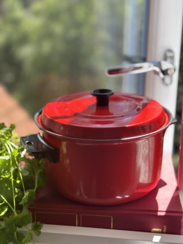Red lightweight casserole - , dish
