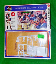 VINTAGE AIRFIX  54MM FRENCH LINE INFANTRYMAN WATERLOO FIGURE #01557 BLISTER