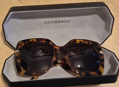 Viktor rolf 02 - viktor, &
