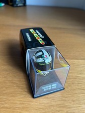 Minichamps valentino rossi 8 - minichamps, 1:8