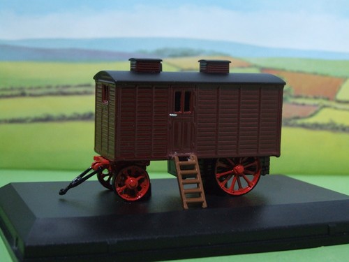 Oxford scale maroon - scale,