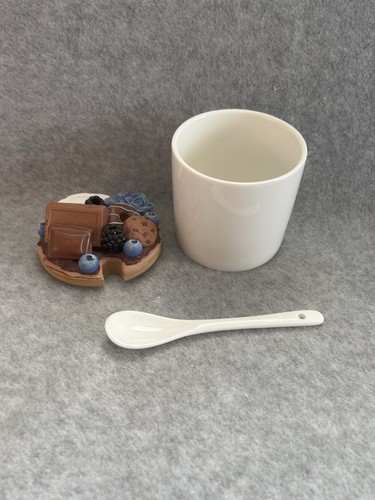 Chocolate biscuit blueberry - chocolate,