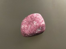 Thulite Fidget Tumbled Stone from Norway Leksvik 36g Healing Stone