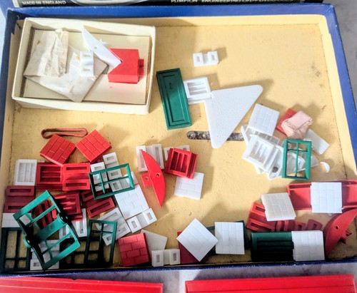 Vintage bayko plastic building - plastic,