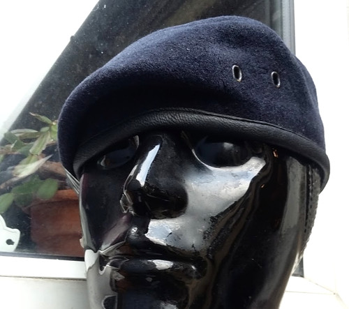 Navy beret wool knitted - navy,