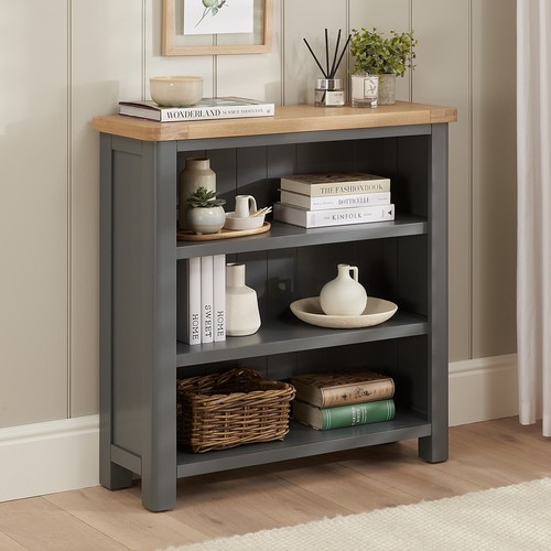 Small low bookcase - low,