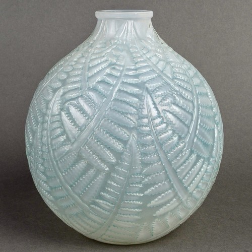 Espalion vase opalescent glass
