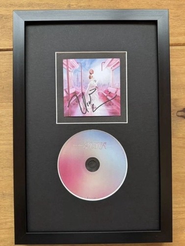 Signed nicki minaj pink - nicki,