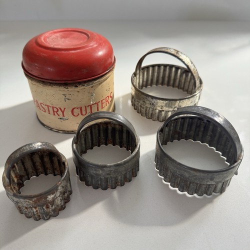Vintage tala pastry - tala, set