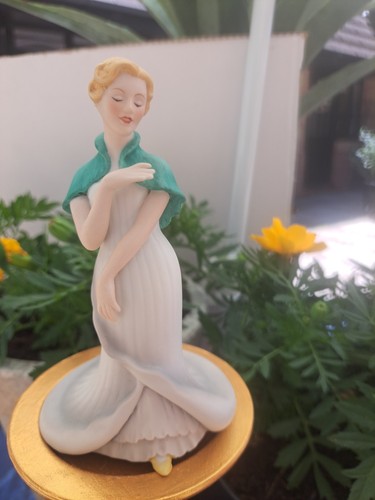 Franklin mint flower - ,