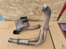 Exhaust manifold, exhaust