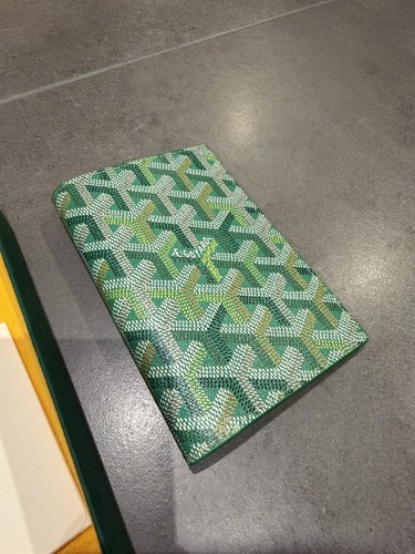 Goyard passport holder - goyard,