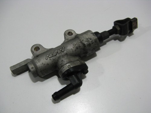 Brake master cylinder brake