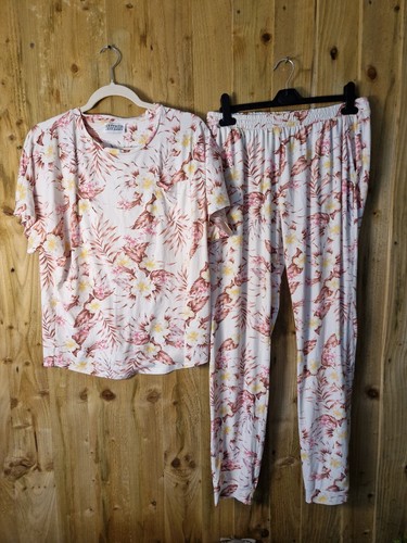 Pyjamas ladies size - , 10-12