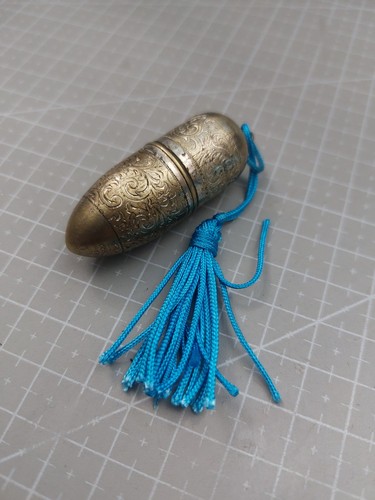 Vintage bullet sewing - kit, etui