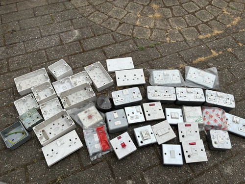 Job lot electrical accessories - lot,