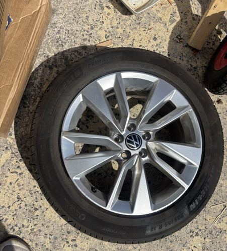 Volkswagen cross alloy wheel - t-cross,