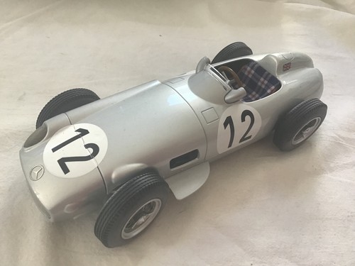 Iscale mercedes benz w196 - 1/18,