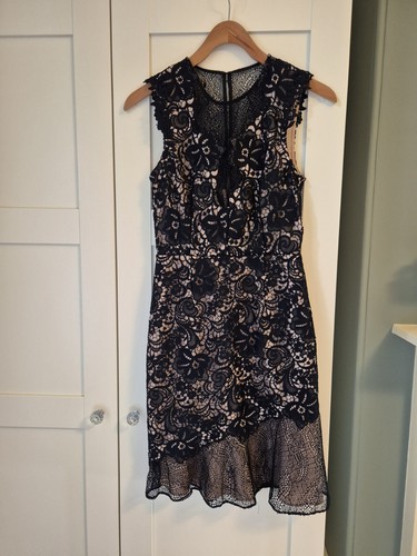 Beautiful bnwt reiss size - beautiful,