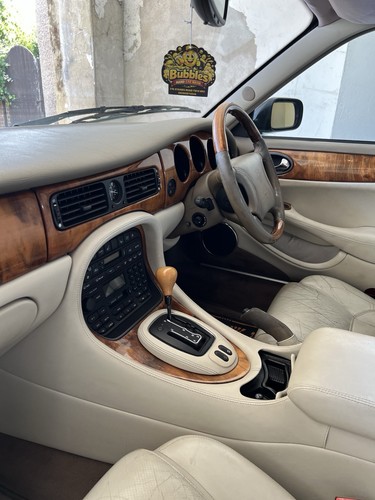 Jaguar xjr 0 supercharged - v8,