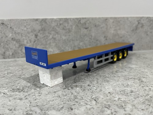 Corgi tri axle flatbed - corgi,