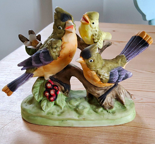 Unmarked ceramic bird figurine - ceramic,
