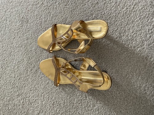 Gold colored sandles perfect - sandles, ~