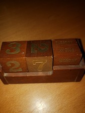 Vintage Wooden Perpetual Desk Calendar