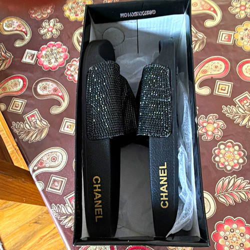 Chanel women black logo - chanel,