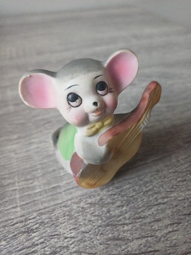 Vintage ceramic figuirine - figuirine, of