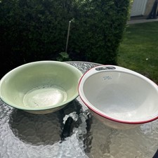 Vintage  Enamel  Qty 2  Bowls
