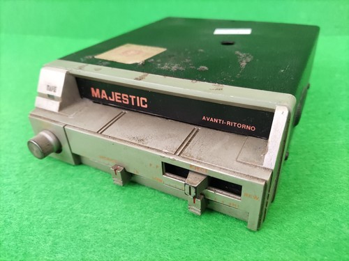 Vintage car radio - radio, stereo